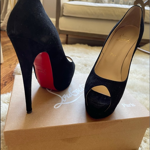 Louboutin heels - Picture 1 of 6